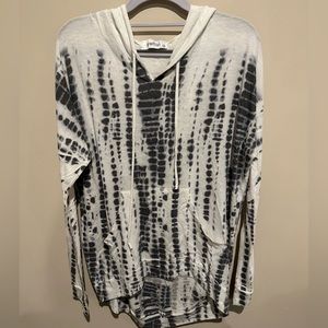 Graffiti hooded long sleeve Women’s Size S